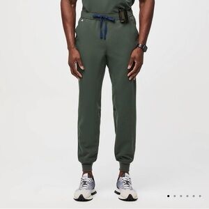 Figs Men’s Dark Moss Tansen Jogger Scrub Pants Small Tall Career Comfy